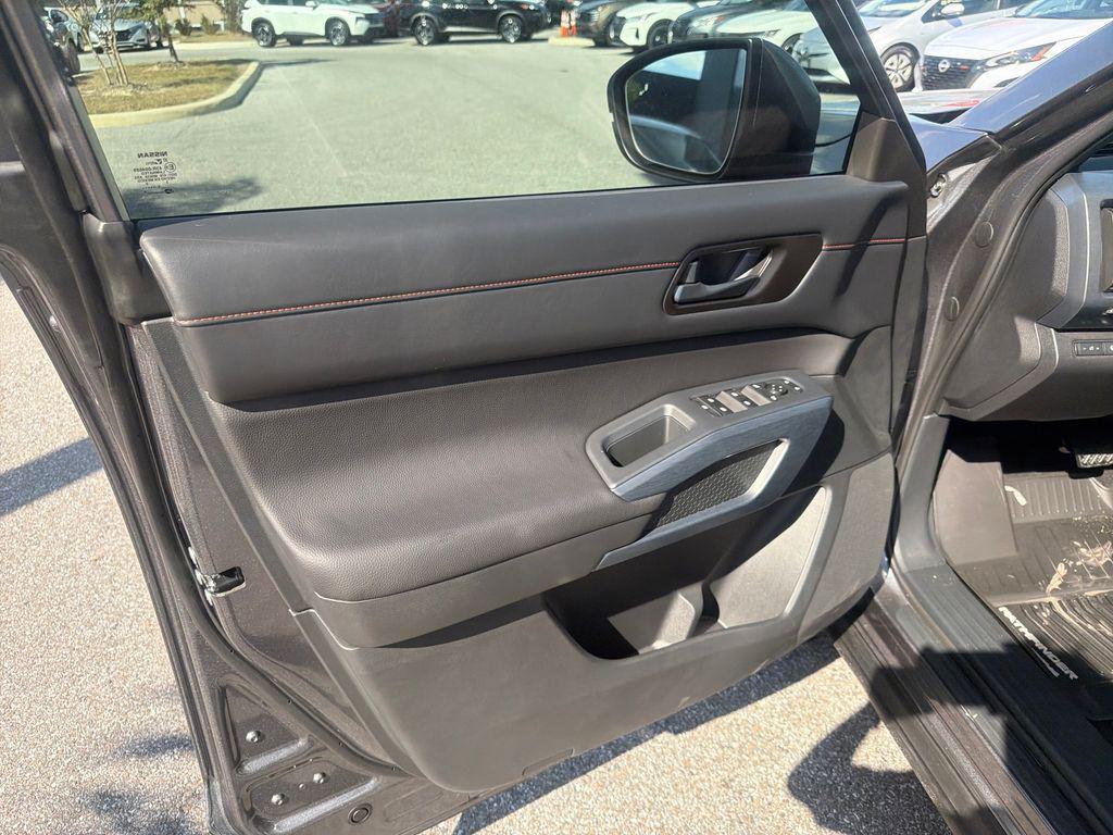 new 2025 Nissan Pathfinder car, priced at $44,187