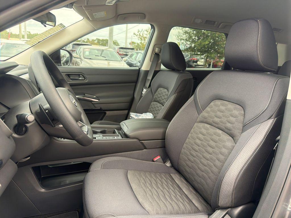 new 2025 Nissan Pathfinder car, priced at $35,477