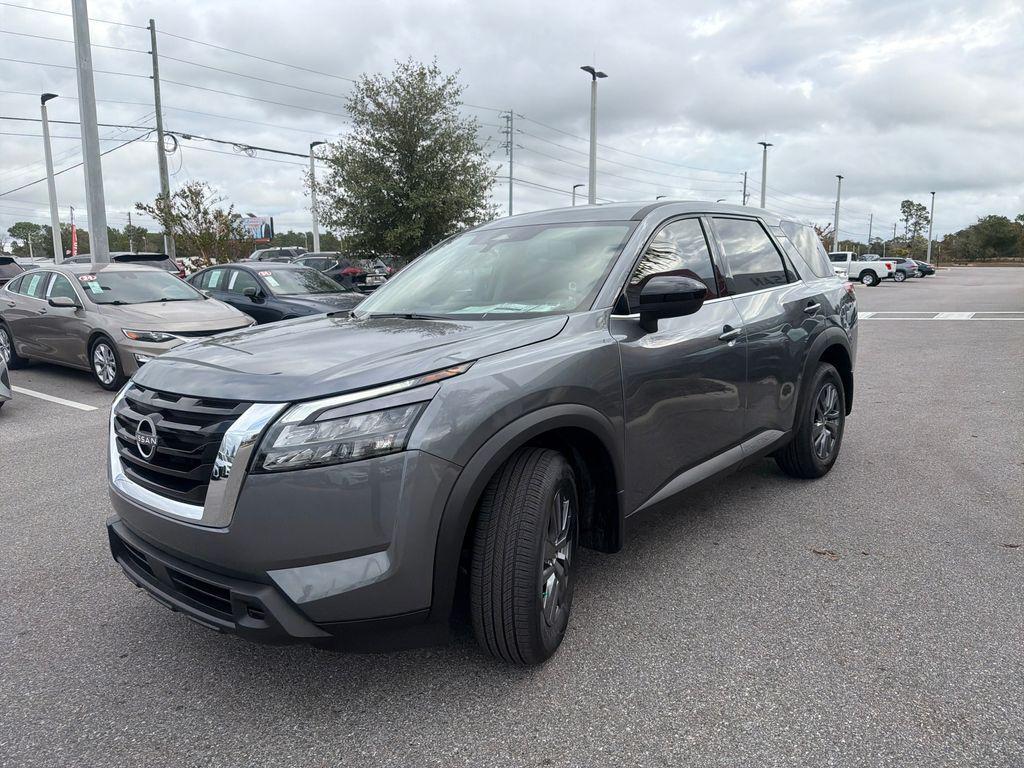 new 2025 Nissan Pathfinder car, priced at $35,477