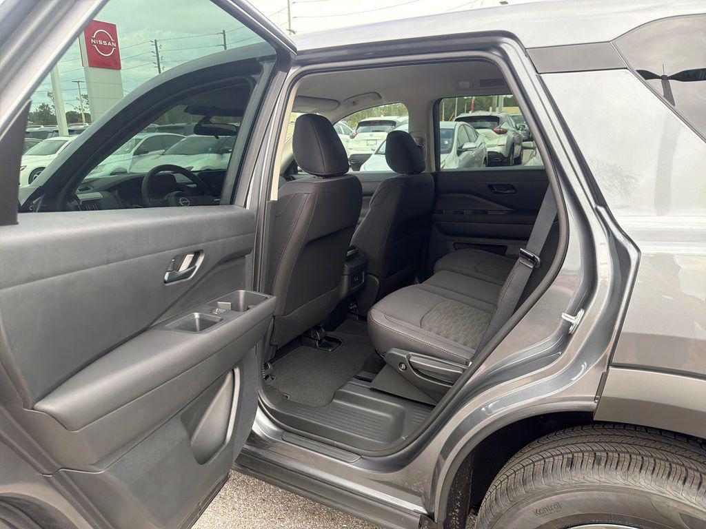 new 2025 Nissan Pathfinder car, priced at $35,477