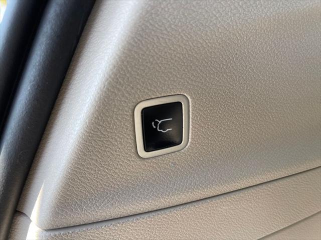 used 2023 Chrysler Pacifica car, priced at $24,648