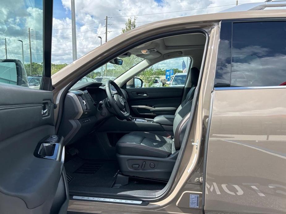 new 2024 Nissan Pathfinder car, priced at $49,010