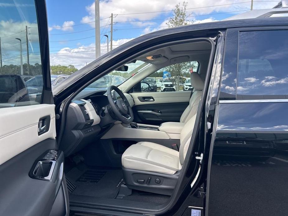 new 2024 Nissan Pathfinder car, priced at $45,225