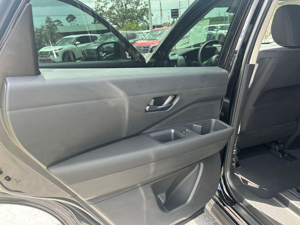 new 2025 Nissan Pathfinder car, priced at $40,780