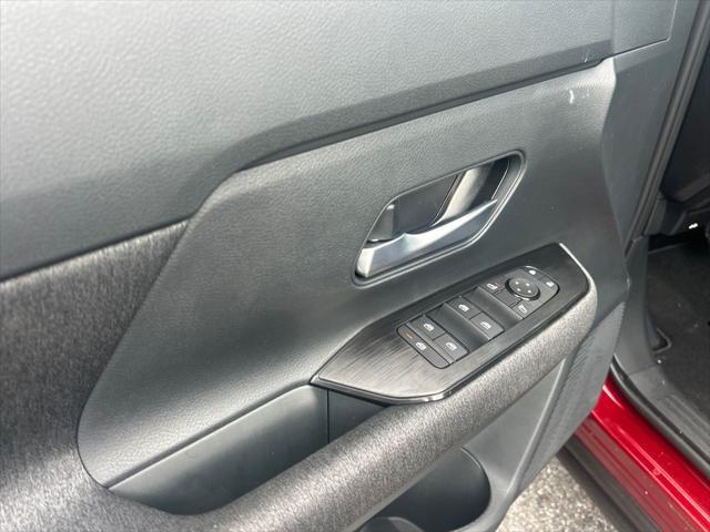 new 2025 Nissan Kicks car, priced at $25,723