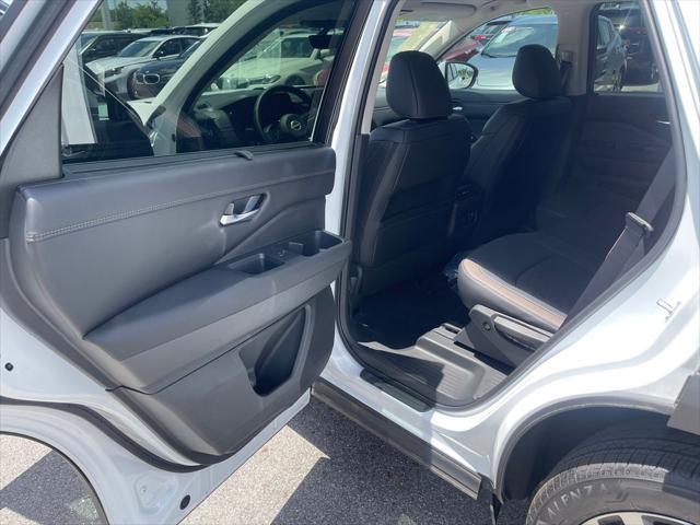 new 2025 Nissan Pathfinder car, priced at $48,985