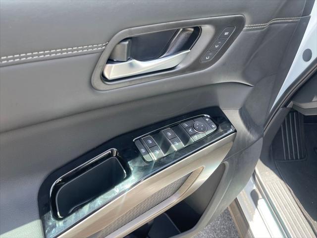 new 2025 Nissan Pathfinder car, priced at $48,985