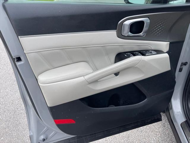 used 2022 Kia Sorento car, priced at $28,957