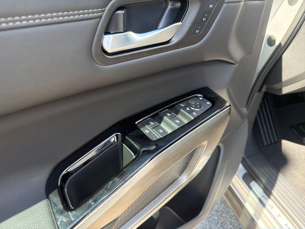 new 2025 Nissan Pathfinder car, priced at $48,779