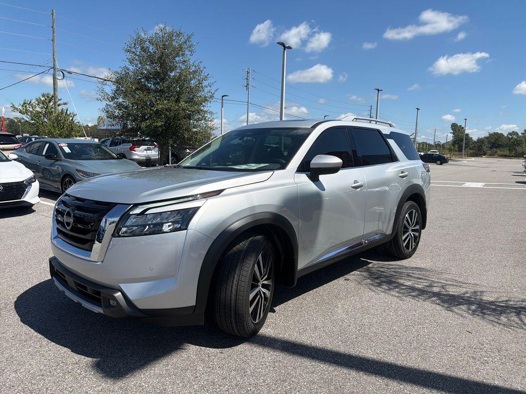 new 2025 Nissan Pathfinder car, priced at $48,779