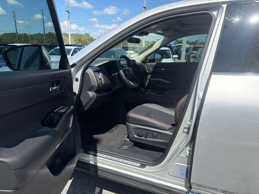 new 2025 Nissan Pathfinder car, priced at $48,779