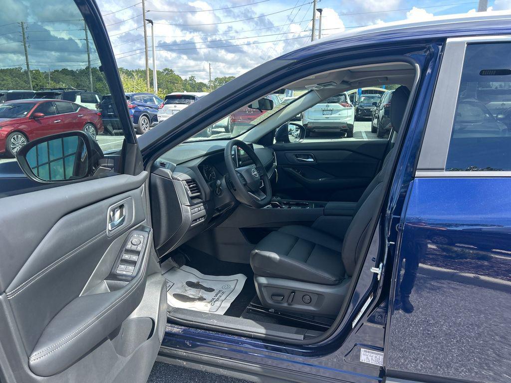 new 2025 Nissan Rogue car, priced at $32,521