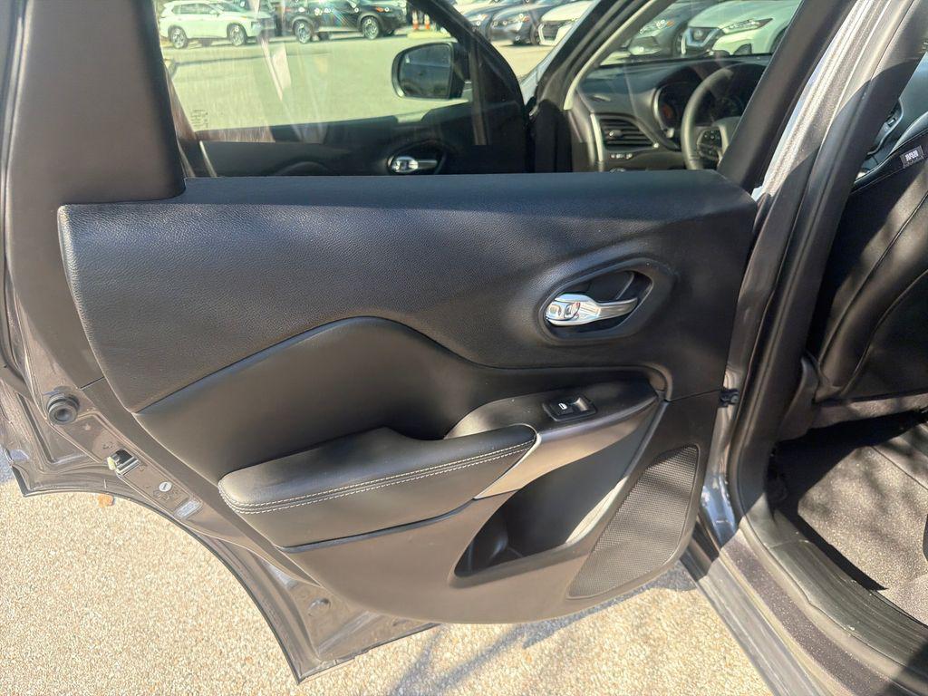 used 2022 Jeep Cherokee car, priced at $20,821