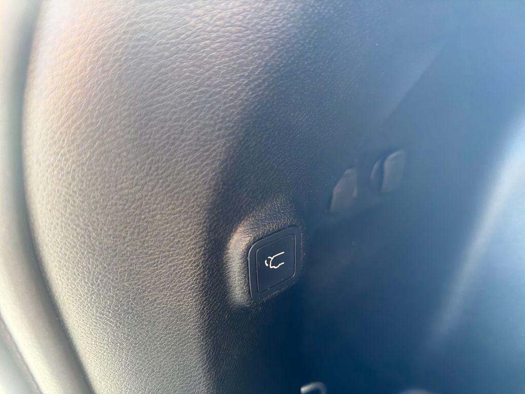 used 2022 Jeep Cherokee car, priced at $20,821