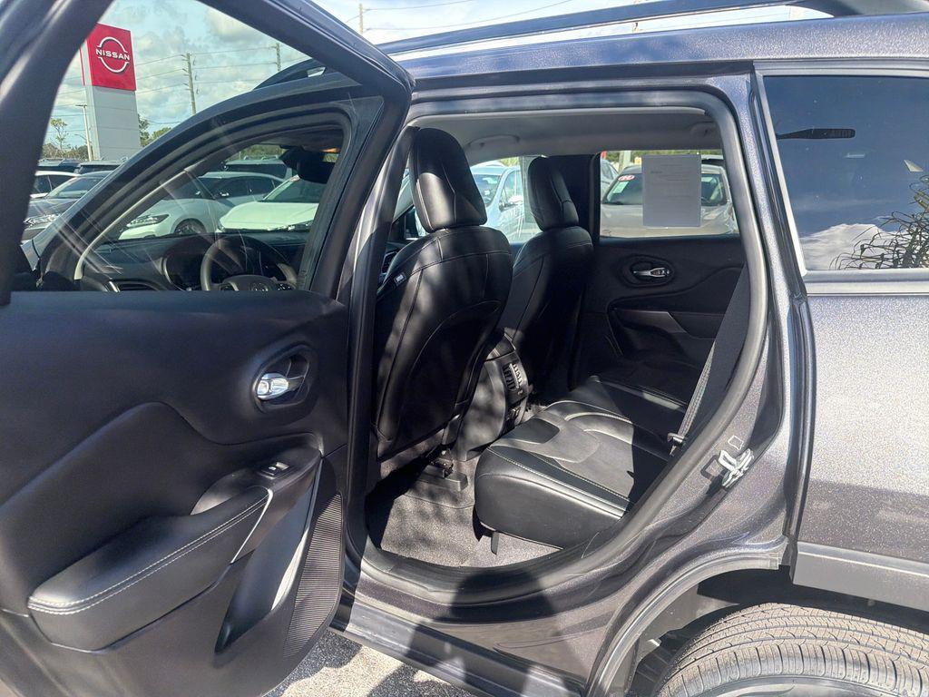 used 2022 Jeep Cherokee car, priced at $20,821