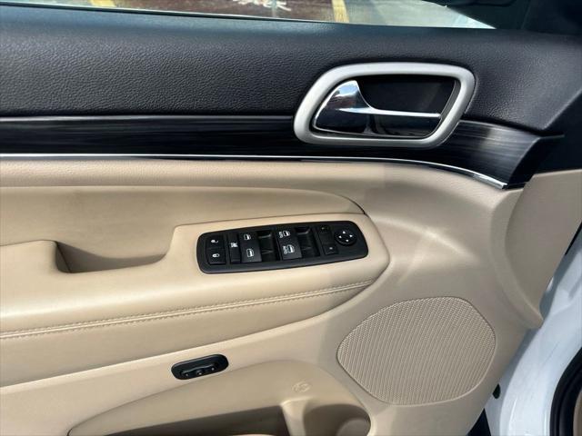used 2022 Jeep Grand Cherokee car, priced at $21,372