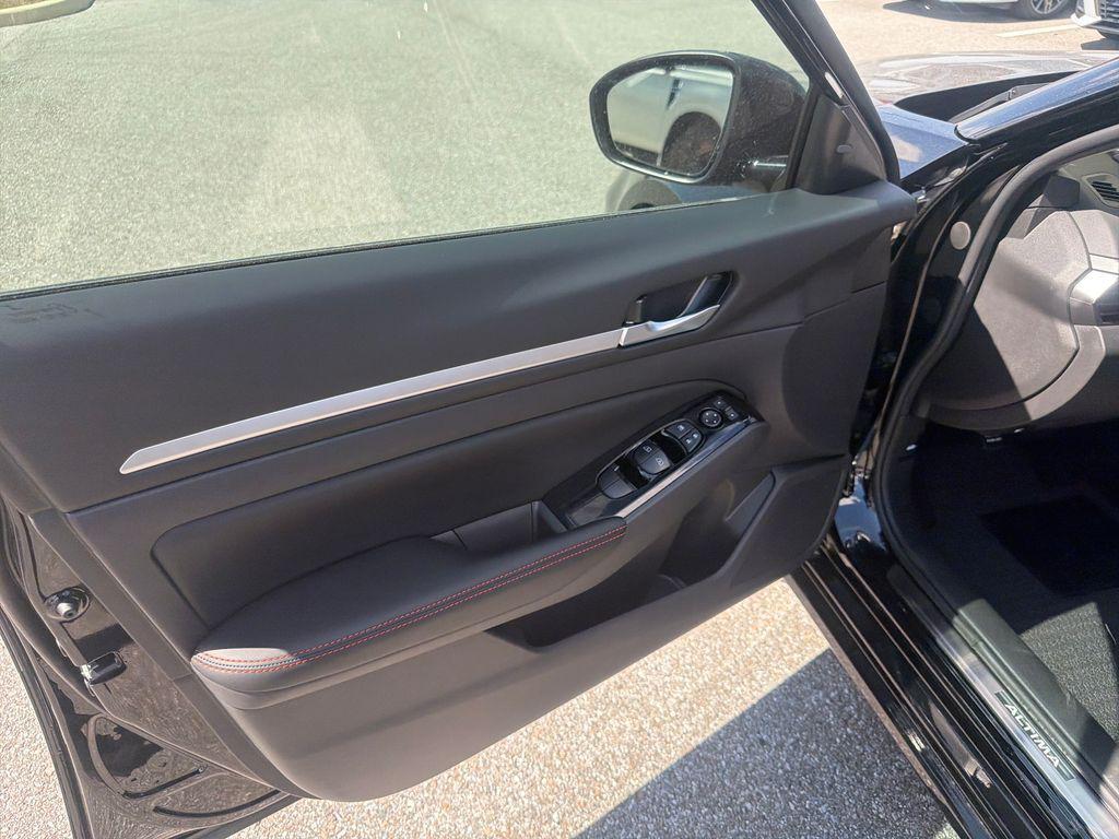 new 2025 Nissan Altima car, priced at $29,259