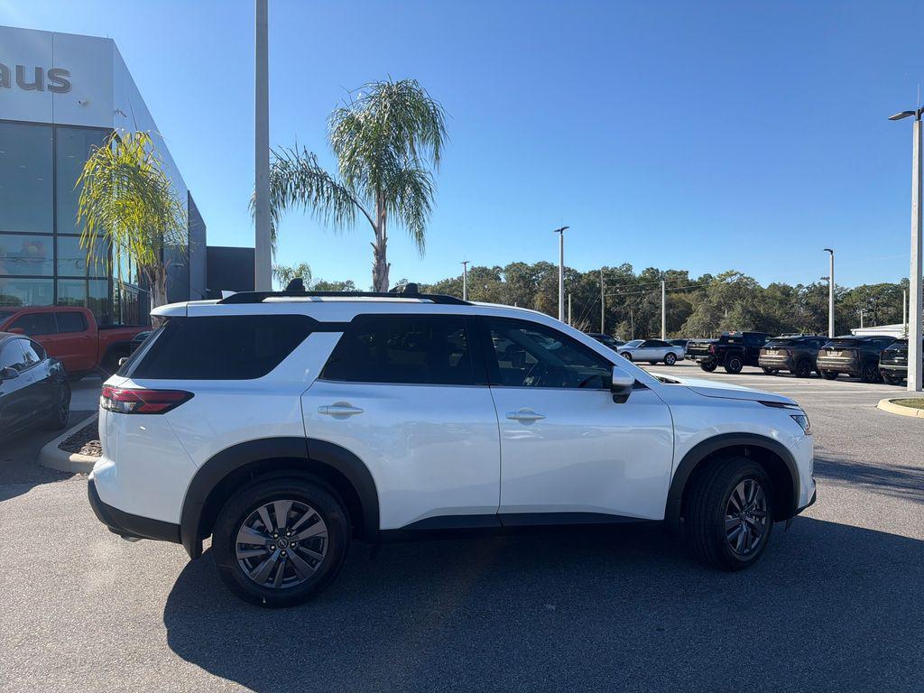 new 2025 Nissan Pathfinder car, priced at $39,084