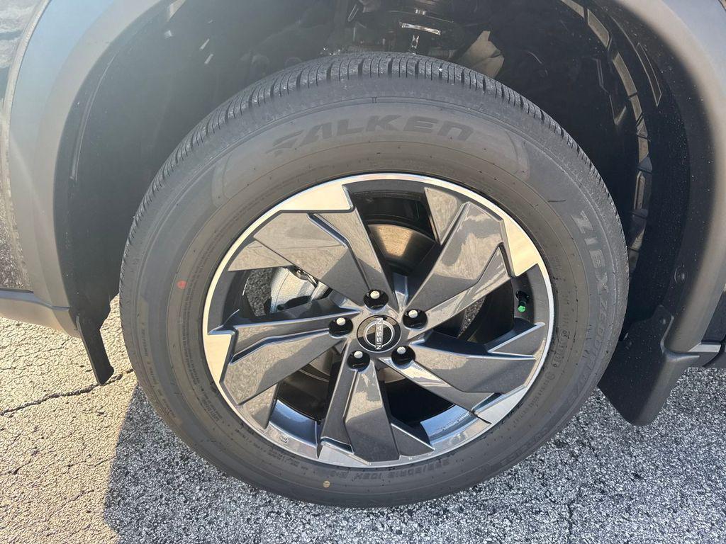 new 2025 Nissan Rogue car, priced at $30,685