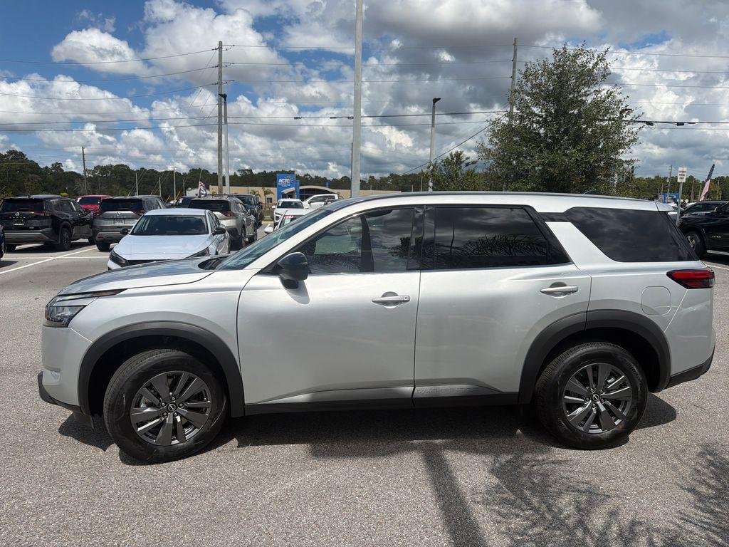 new 2025 Nissan Pathfinder car, priced at $35,212