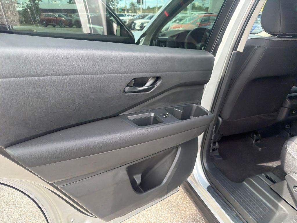 new 2025 Nissan Pathfinder car, priced at $35,212