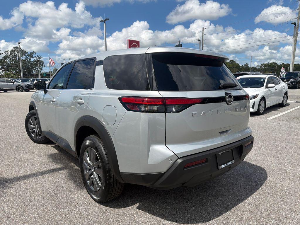 new 2025 Nissan Pathfinder car, priced at $35,212