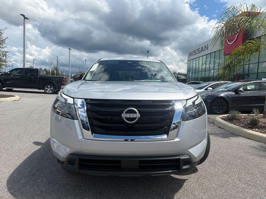 new 2025 Nissan Pathfinder car, priced at $35,212