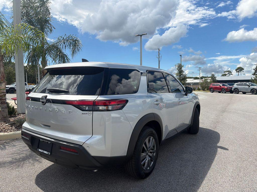 new 2025 Nissan Pathfinder car, priced at $35,212
