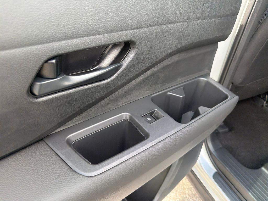 new 2025 Nissan Pathfinder car, priced at $35,212