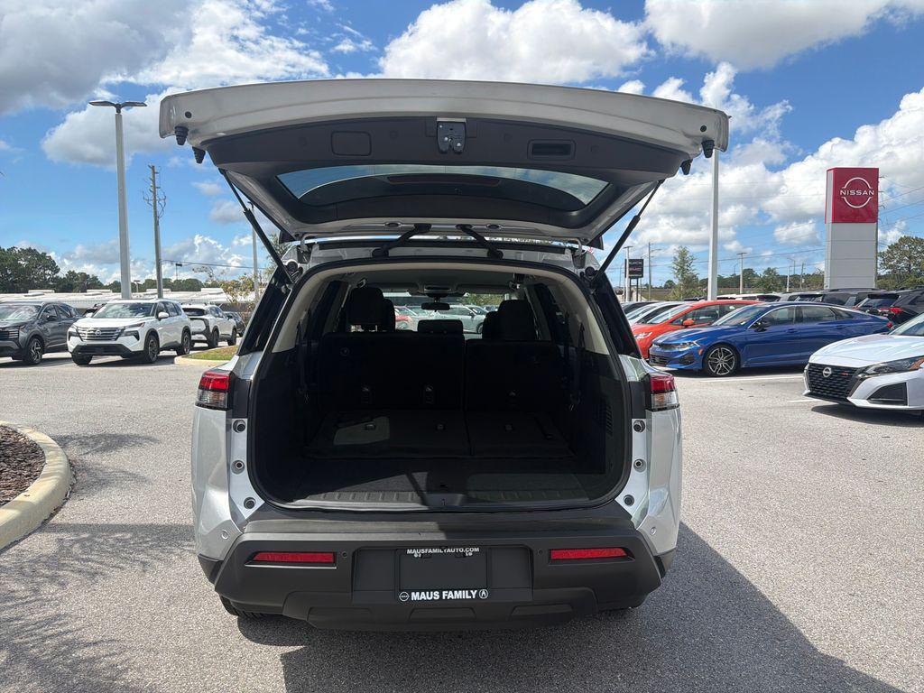 new 2025 Nissan Pathfinder car, priced at $35,212