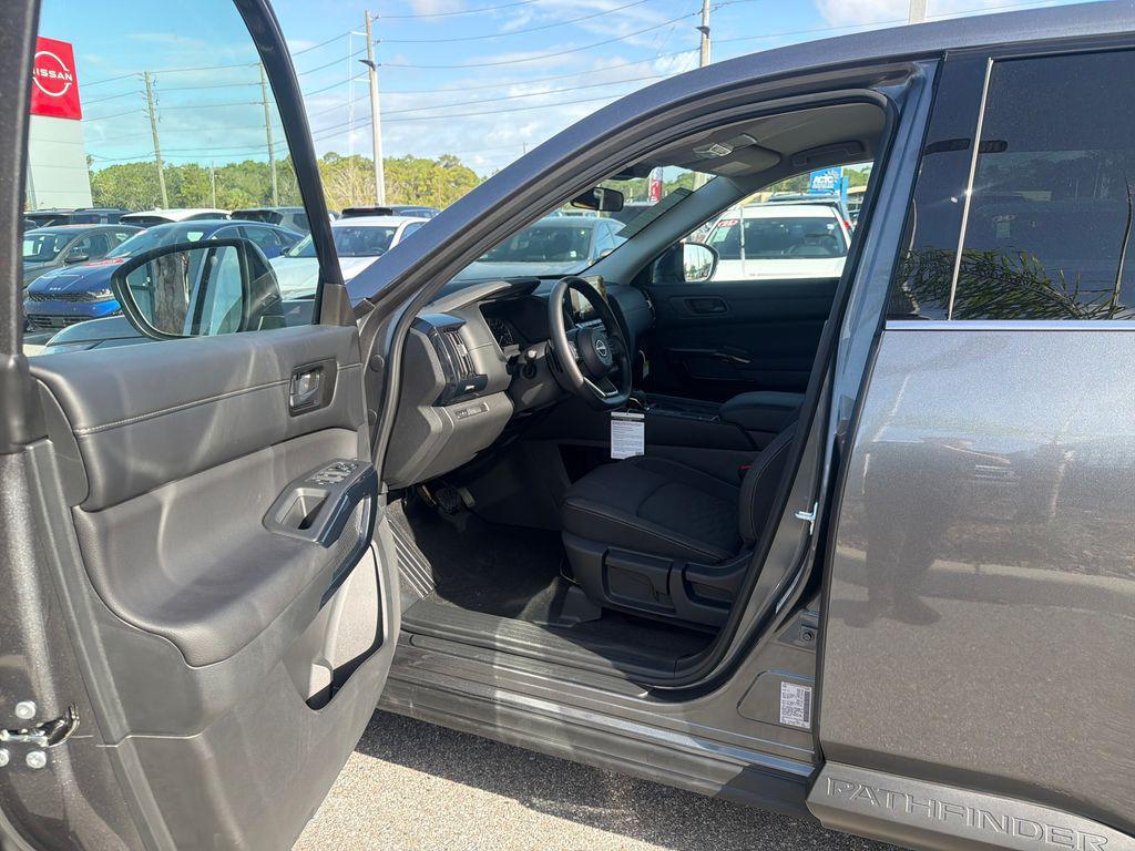 new 2025 Nissan Pathfinder car, priced at $36,477