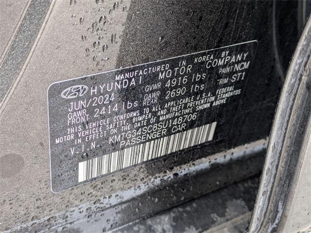 new 2025 Genesis G70 car, priced at $46,664