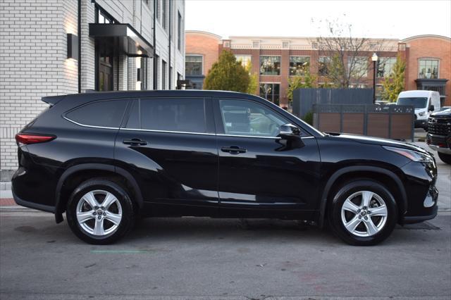 used 2022 Toyota Highlander car, priced at $29,997