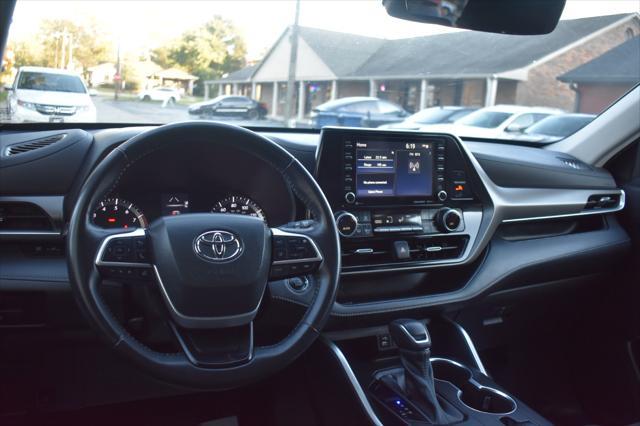 used 2022 Toyota Highlander car, priced at $29,997