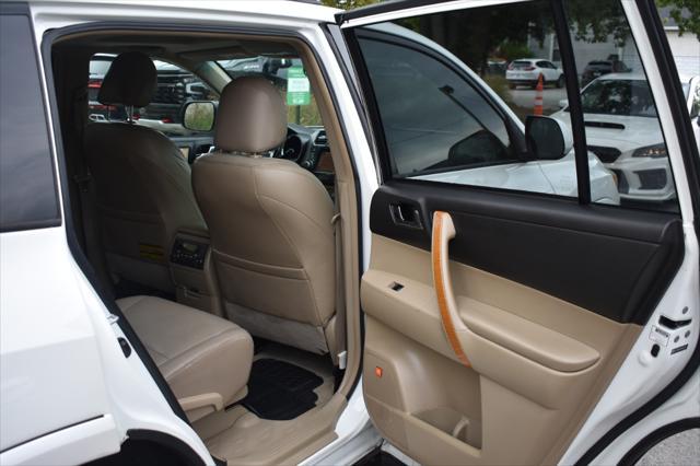 used 2009 Toyota Highlander Hybrid car, priced at $10,797