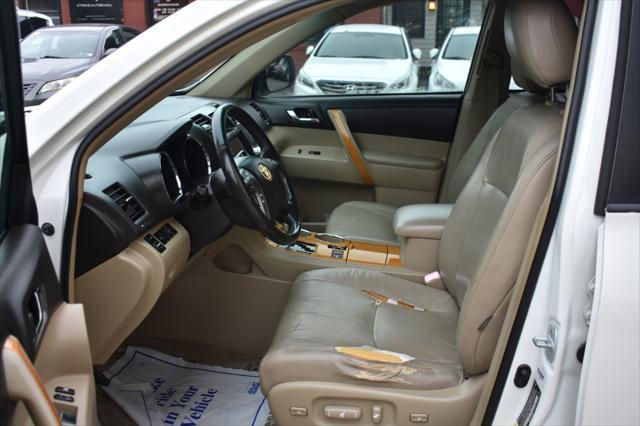 used 2009 Toyota Highlander Hybrid car, priced at $10,797