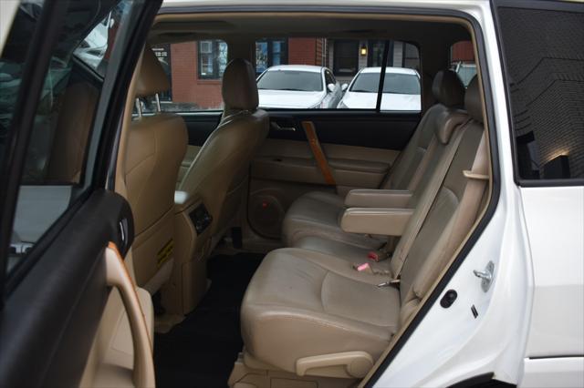 used 2009 Toyota Highlander Hybrid car, priced at $10,797