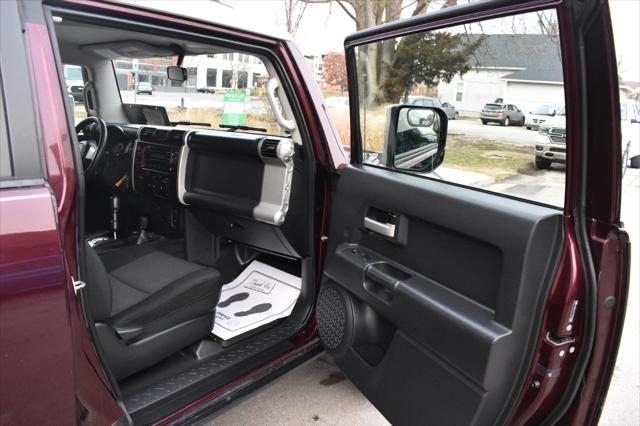 used 2007 Toyota FJ Cruiser car, priced at $14,997