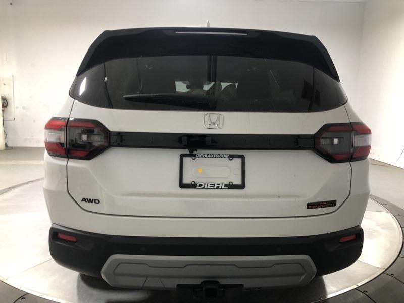 new 2025 Honda Pilot car, priced at $51,350