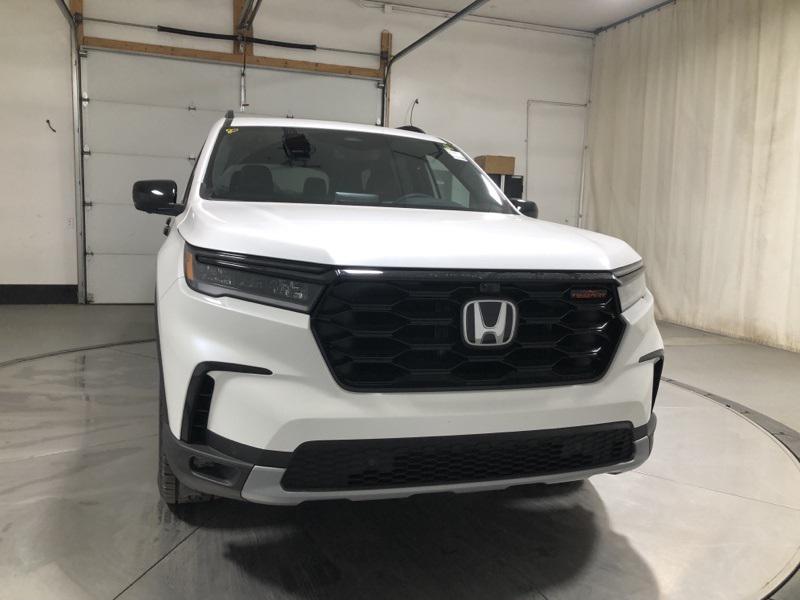 new 2025 Honda Pilot car, priced at $51,350