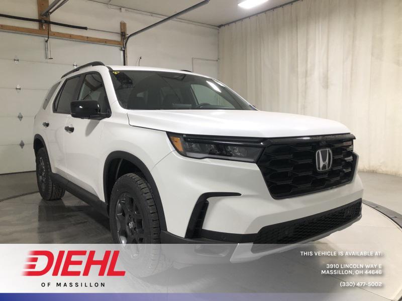 new 2025 Honda Pilot car, priced at $51,350