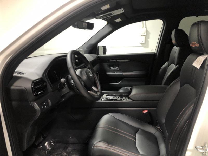 new 2025 Honda Pilot car, priced at $51,350