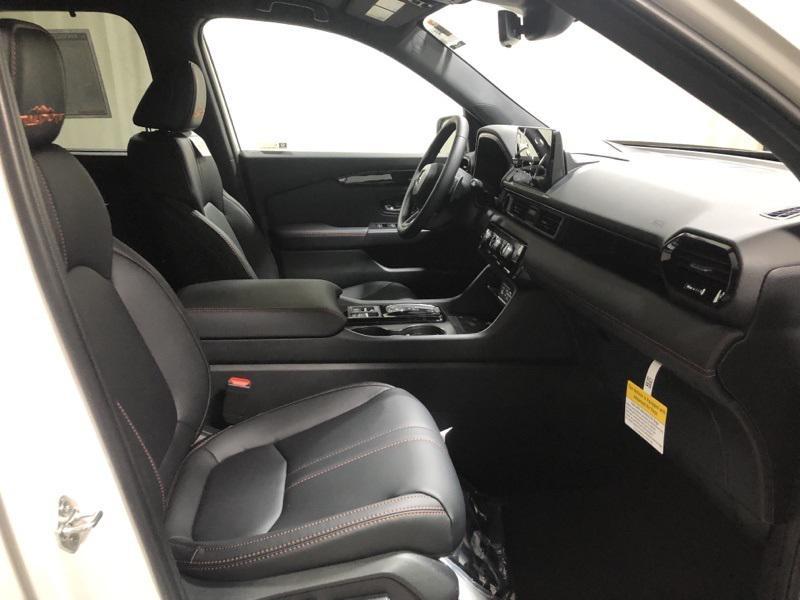 new 2025 Honda Pilot car, priced at $51,350