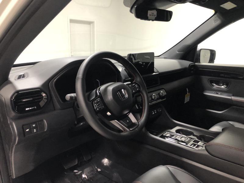 new 2025 Honda Pilot car, priced at $51,350