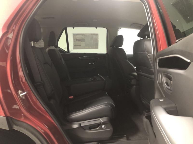 new 2025 Honda Pilot car, priced at $47,550