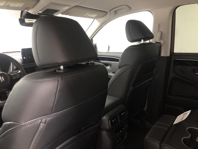 new 2025 Honda Pilot car, priced at $47,550