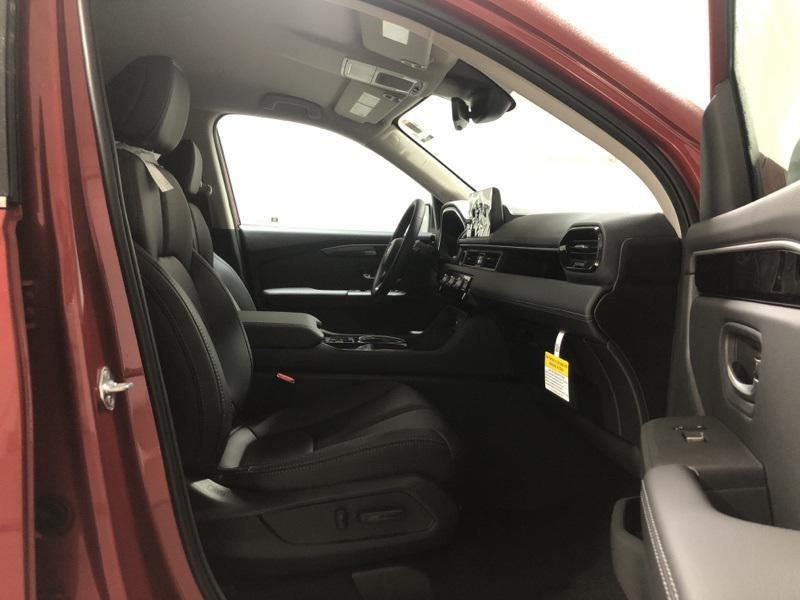 new 2025 Honda Pilot car, priced at $47,550