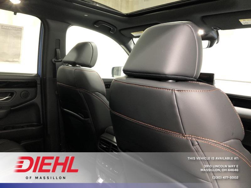 new 2025 Honda Pilot car, priced at $48,314