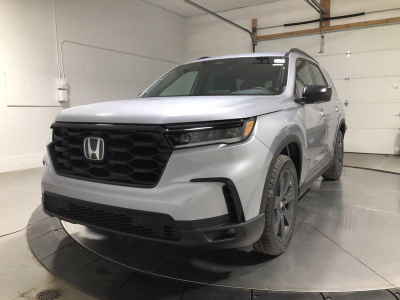 new 2025 Honda Pilot car, priced at $43,795