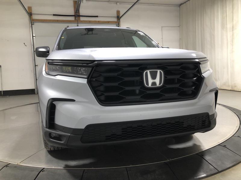 new 2025 Honda Pilot car, priced at $43,795
